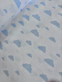 Image 1 of Popelín - Sábana - Nubes - Blanco/Azul 9€/m