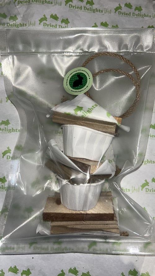 Image of Dried Delights Recycled Enrichment Toy (and make your own option)