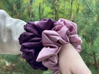 Image 4 of SCRUNCHIE OVERSIZED + STANDARD PLUM/ŚLIWKA