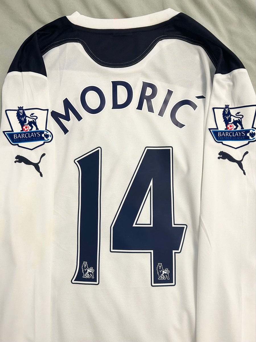 Image of Tottenham Hotspur “MODRIĆ 14” 2010/11 Long Sleeve Home Shirt + PL patches (XL)