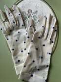Gants vintage, blancs transparents à pois bleus