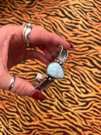 Image 5 of Sterlingsilber Armreif mit Larimar und Stempeln