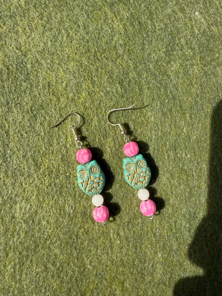 Image of Good vibes owl earrings 🦉🌸🩷