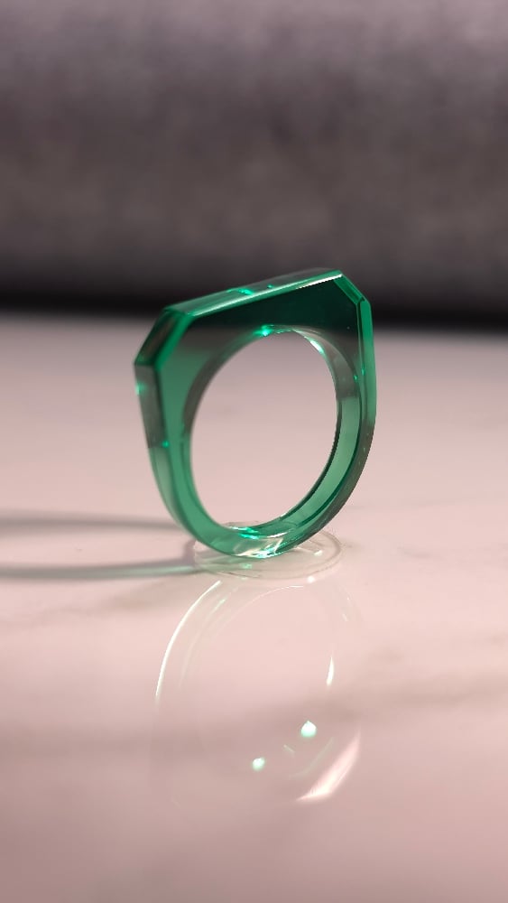 Image of Emerald Signet Slim