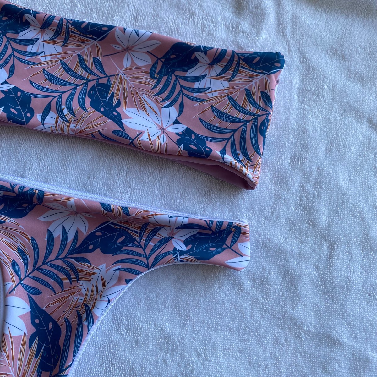 Image of SAMPLE LULU BOTTOMS : TROPICANA PINK X WHITE 