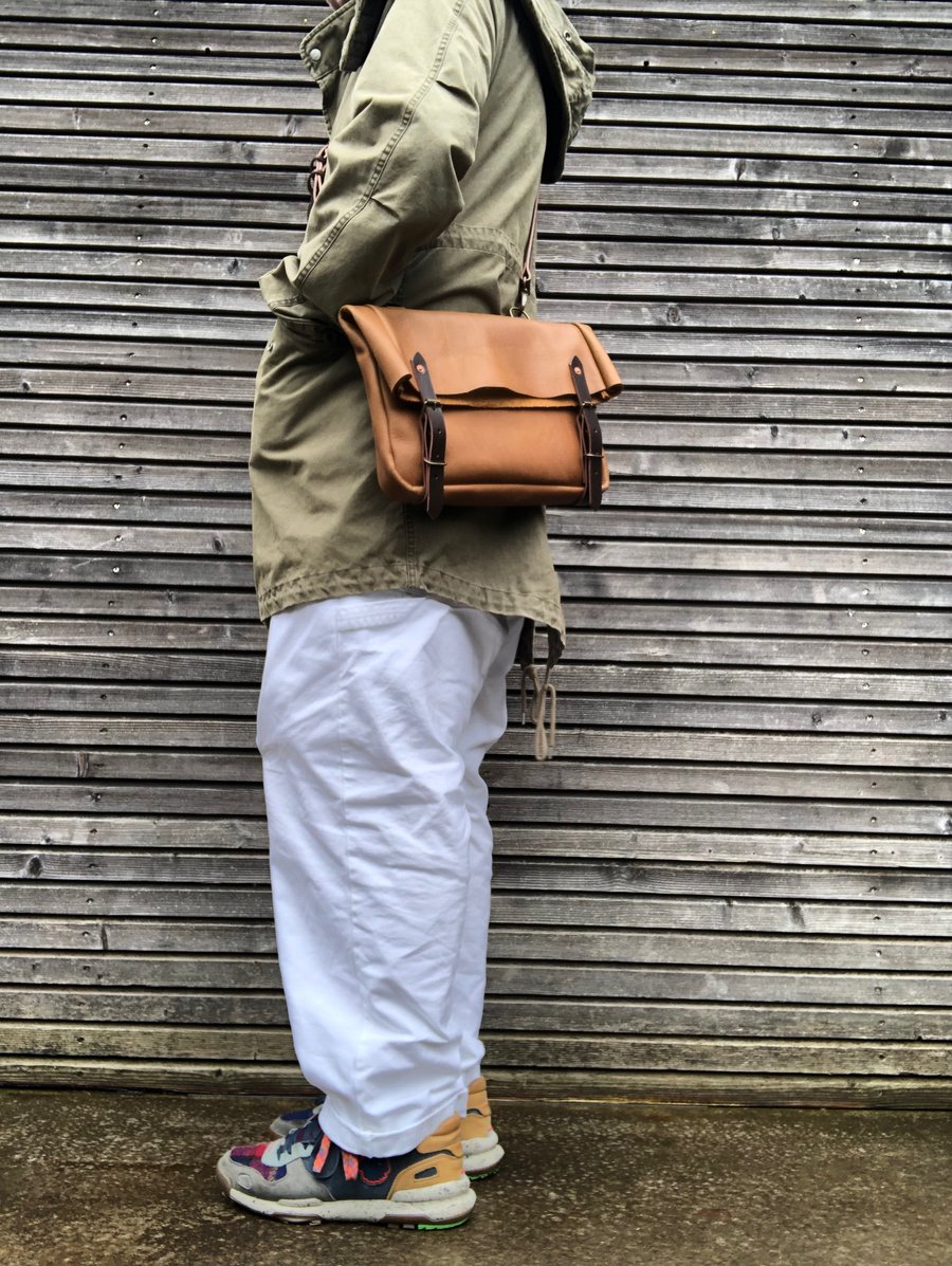 Image of Satchel made in oiled leather with adjustable shoulderstrap UNISEX