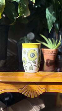 Image 4 of Sunflower mug 05