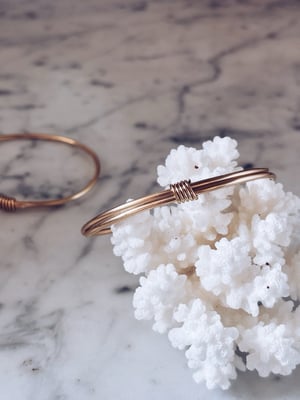 Image of le jonc noeud (Gold filled )