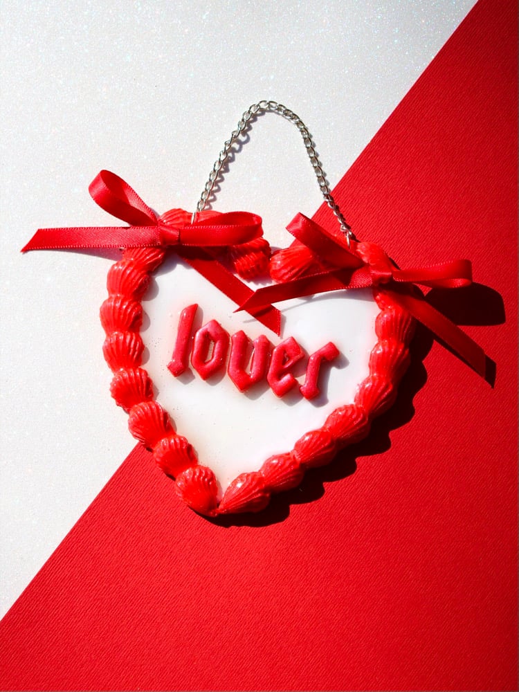 Image of White and Red VDay Cake Wall Hanging