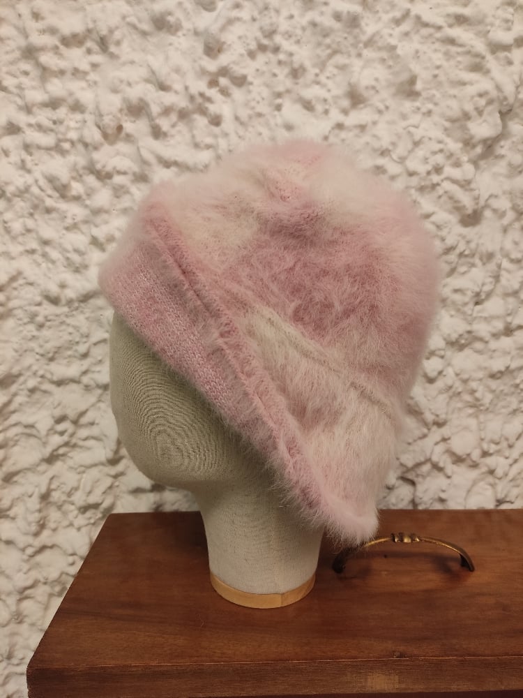 Image of Cuffia aviatore rosa in lana di angora