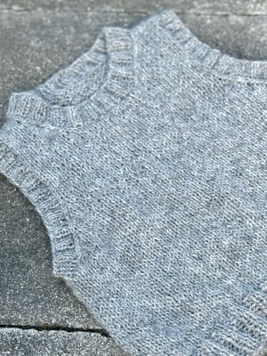 Image of HVIDOVRE vest, strikkeopskrift