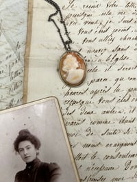 Image 3 of Superbe camée en argent massif et coquillage, début 1900