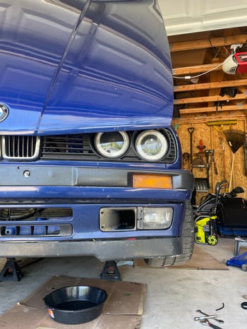 BMW E30 headlight duct