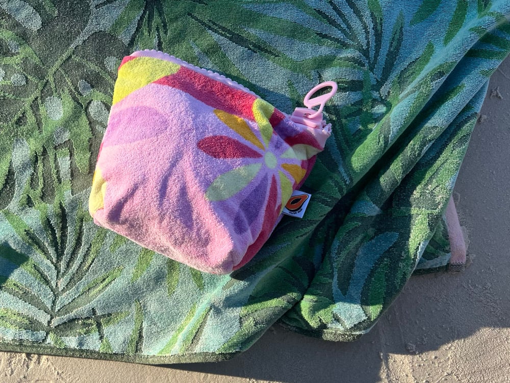 Image of Postcard Pouch-Pink & Flowers