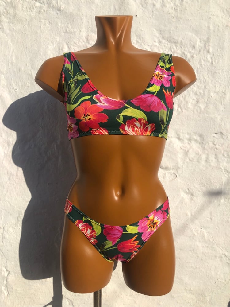 Image of Bikini brasileña Spring Party