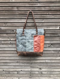 Image 4 of Oversized tote bag in waxed canvas and leather with cross body strap COLLECTION UNISEX