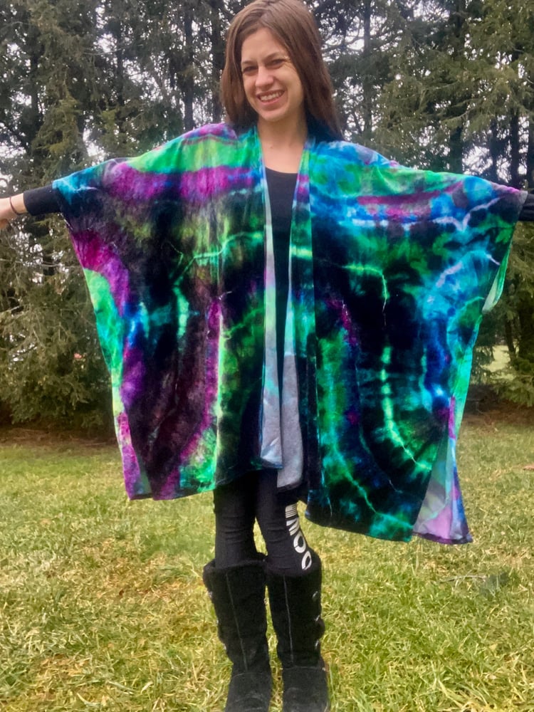 Image of (Free Size) Midnight Portal Bamboo Velour Kimono