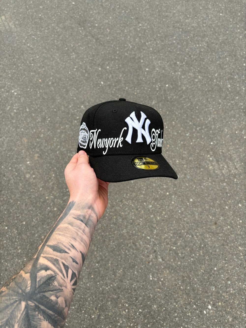 Image of BLACK AND WHITE SCRIPT NEW YORK YANKEES CUSTOM FITTED CAP