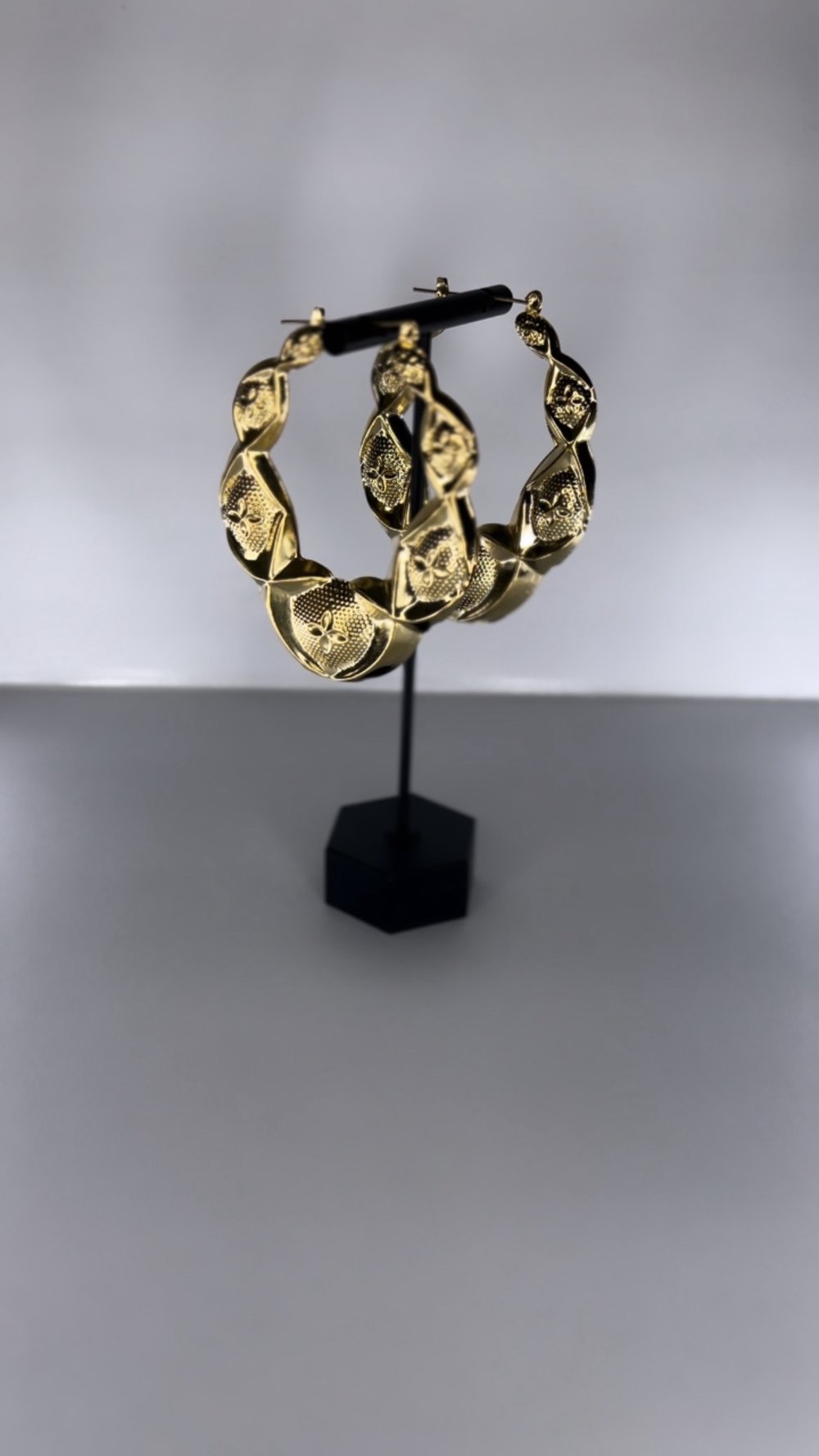 Image of Chingona Hoops Gold