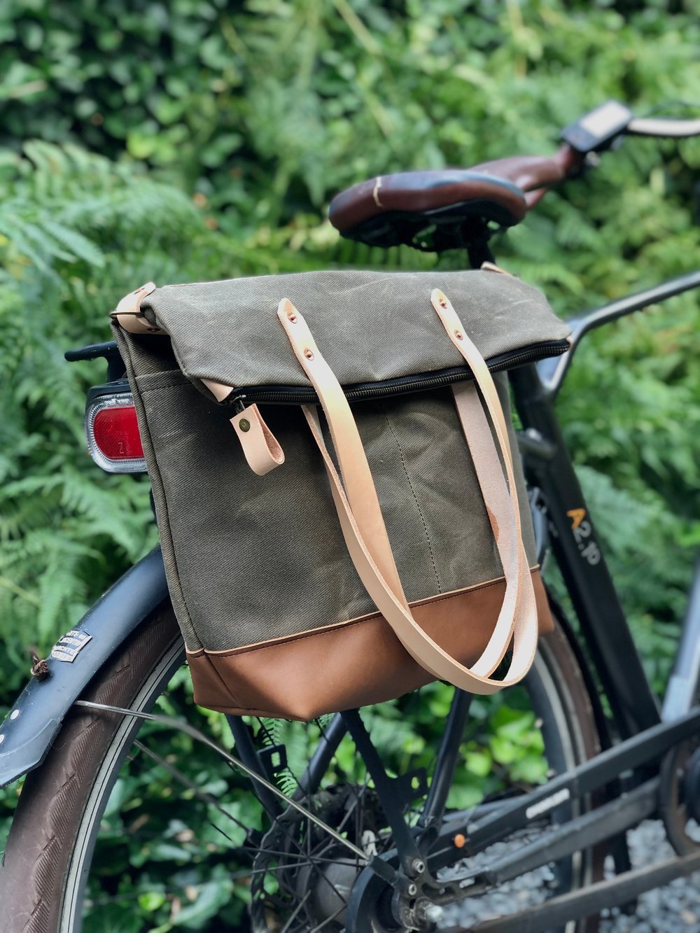Image of Bike pannier / diaper bag convertible into bicycle bag in waxed canvas with zipper closure / tote ba