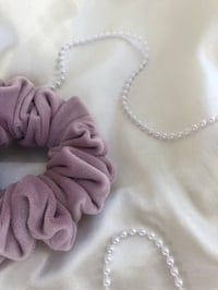Image 5 of SCRUNCHIES OVERSIZED & STANDARD LILY/LILIA