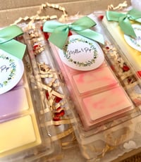 Image 2 of Perfume scents Gift box