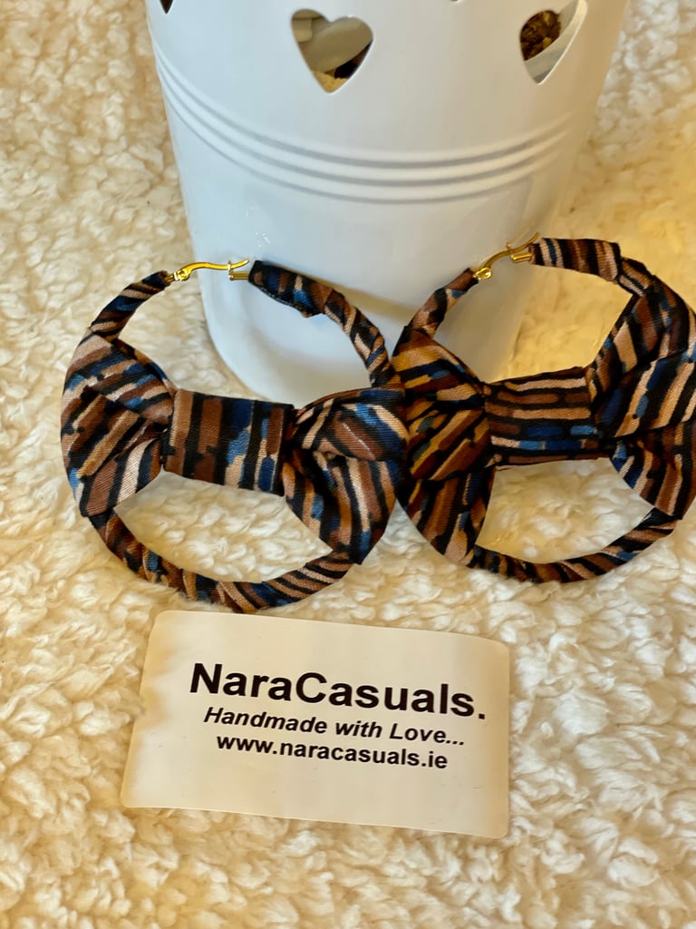 The RiNa Bow tie Earrings Image 4