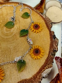 Image 4 of Charmsowy naszyjnik ze słonecznikami i listkami 🌻🌿
