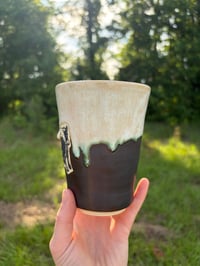 Image 10 of Cream and walnut cutter to go mug