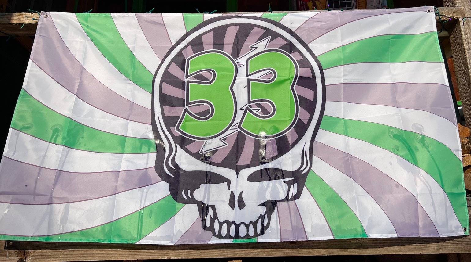 Image of 33 STEALIE FULL SIZE FLAGS - TWO COLORS! 