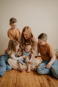 Image 4 of Motherhood Storytelling Minis 2026