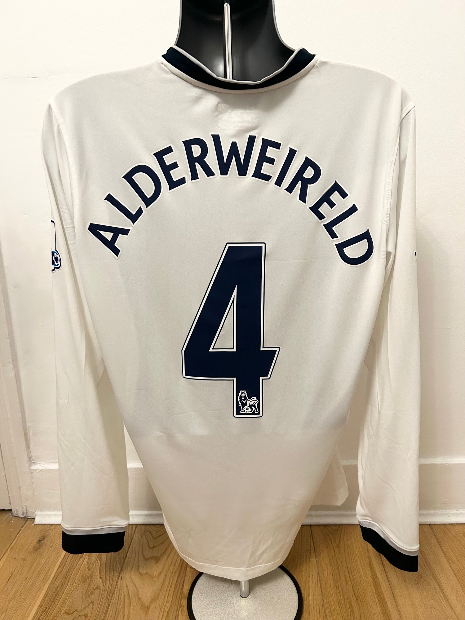 Image of Tottenham Hotspur “ALDERWEIRELD 4” 2015/16 LS Home Shirt + patches (L)