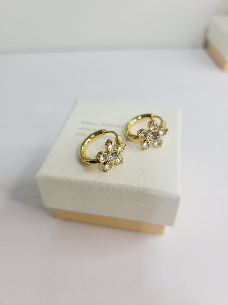 Image of Florecitas Hoop Earrings 