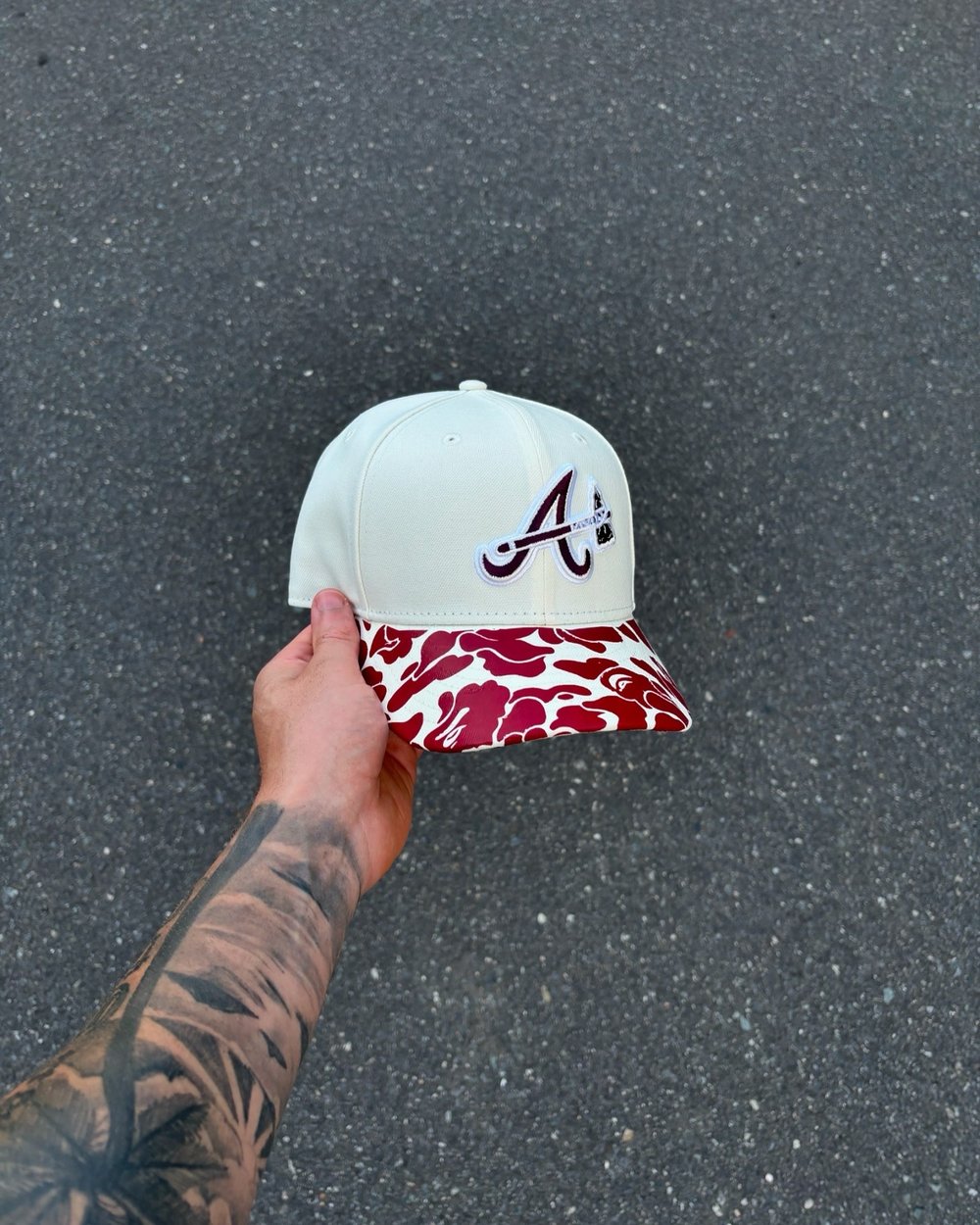 Image of OFF WHITE MAROON LOGO ATLANTA BRAVES CUSTOM FITTED CAP