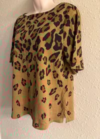 Image 5 of New Medium Isaac Mizrah Top #836*8