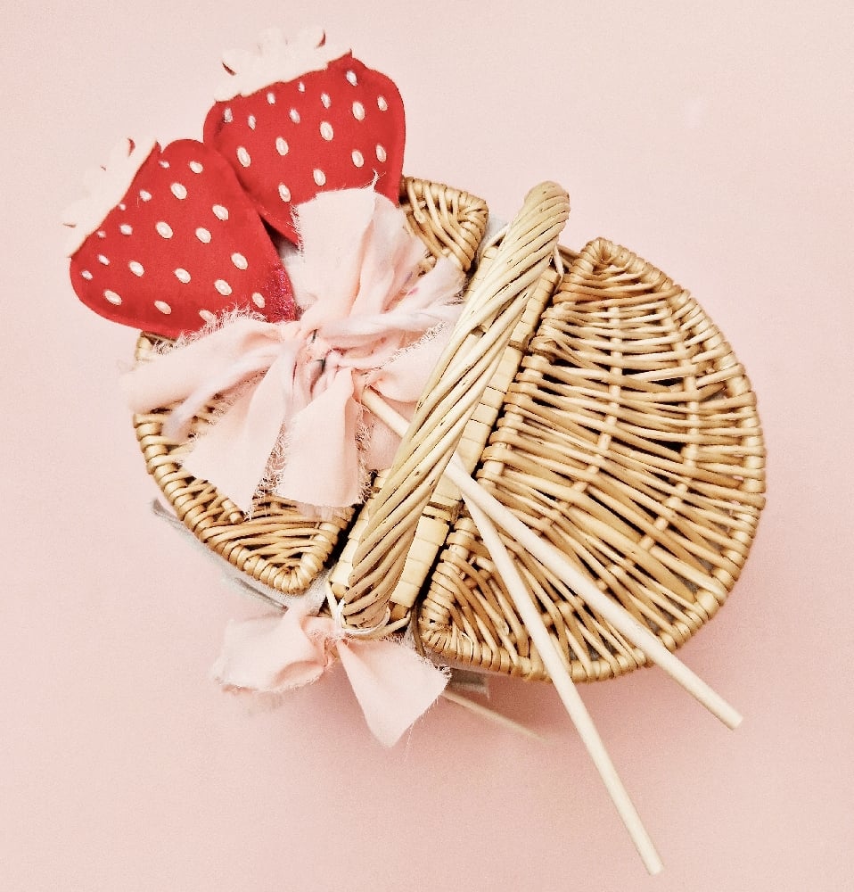 Image of Strawberry Wand.