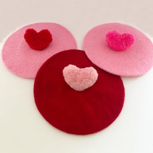 Image of Large Heart Pom Beret - Contrasting Colors 