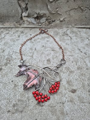 Viburnum necklace 