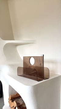 Image 1 of Porte-revue plexi fumé Michel Dumas 