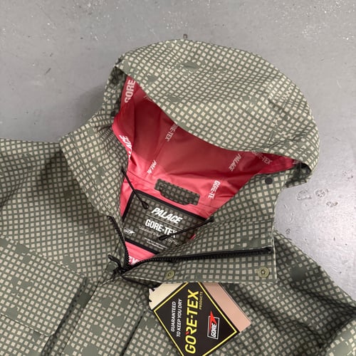 Image of FW 21 Palace Gore-Tex “The Don” Jacket, size medium