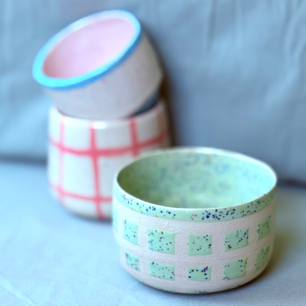 image of mint speck grid cup