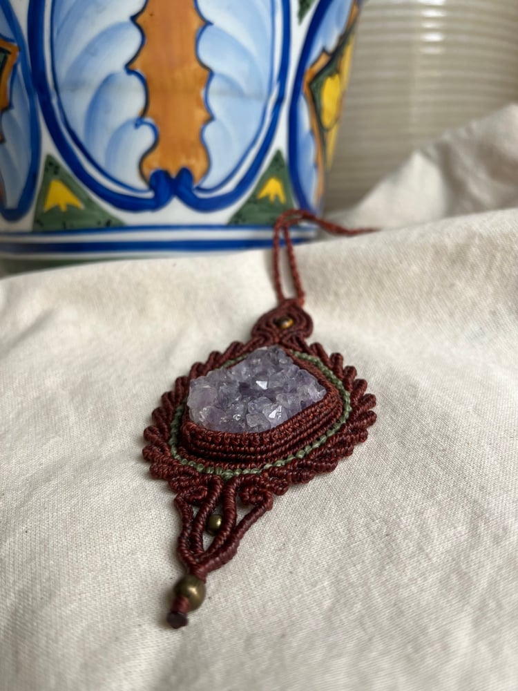 Image of Macrame necklace with amethyst in a copper string 
