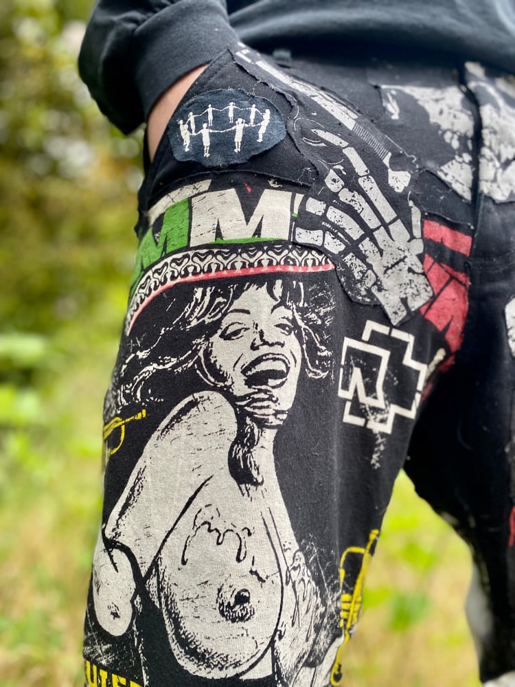 34x32 multi media horror pants