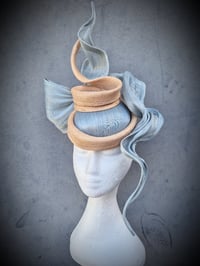 Image 3 of 'Jasmine' in Soft blue and nude