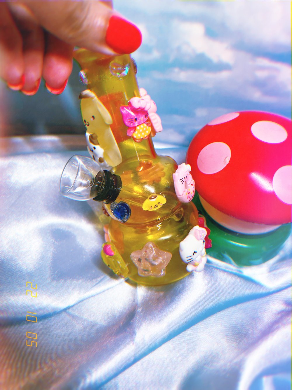 Mellow yellow Pompompurin mini bong 💛