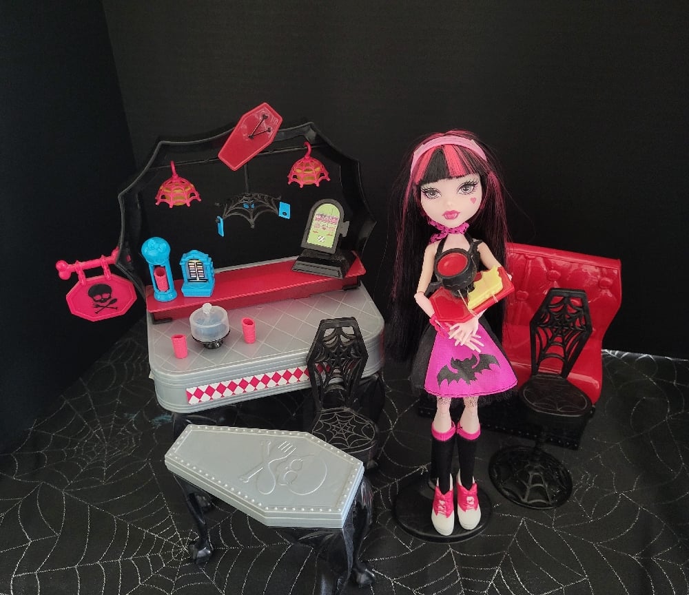 Image of Monster High Singles