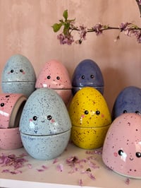 Image 3 of Mini egg pot yellow 