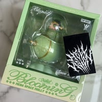 Image 2 of Mega Space Molly 100% Blooming Orchid (Thailand Exclusive)