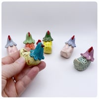 Image 5 of Hens / Chickens 4.5 cm