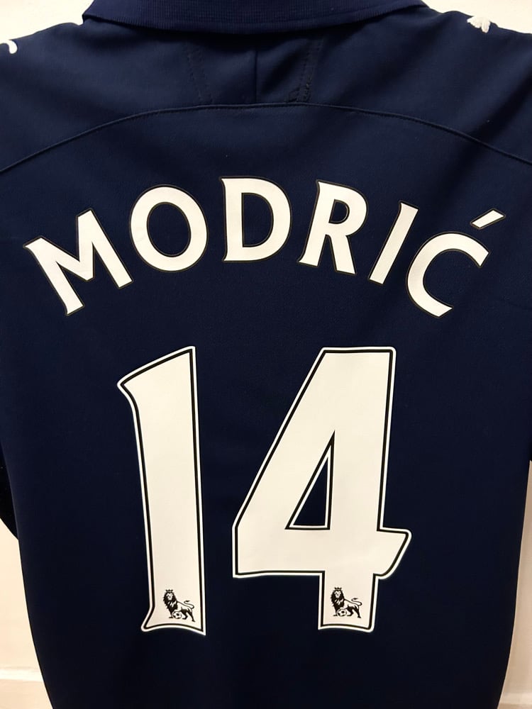 Image of Tottenham Hotspur “MODRIĆ 14” 2009/10 Away Match Issued Shirt + patches (M)